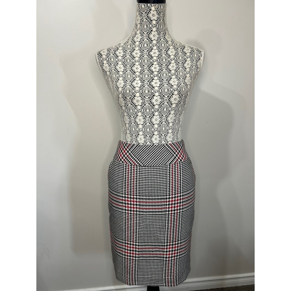 Women's Jones New York black and red plaid pencil Skirt Size 10 - Picture 2 of 10